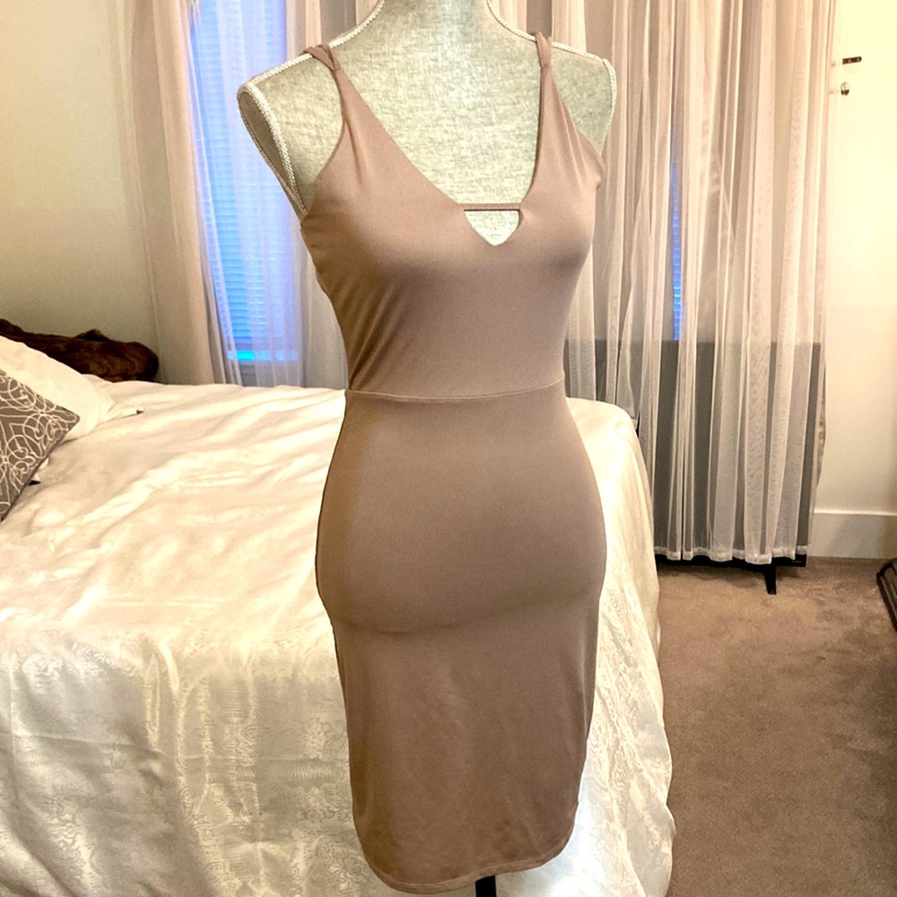 Bear Dance cut out dress - Picture 4 of 11